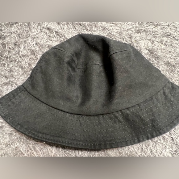 NWOT Smiley Face Bucket Hat! - Picture 5 of 10